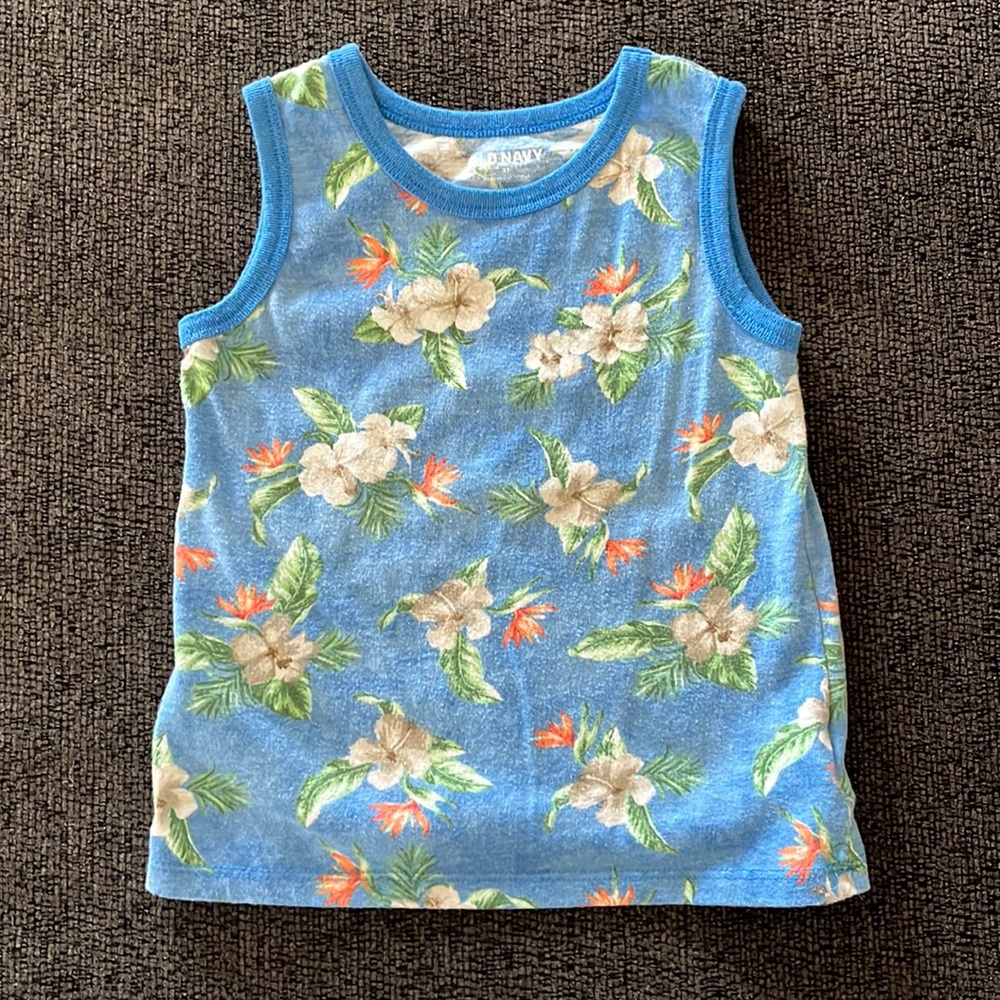 Old Navy boy or girl tank top, size 3T